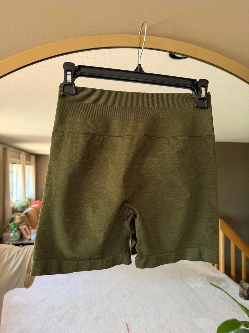 UNTHEWE Scrunch Workout Short
